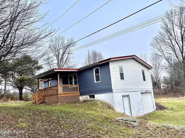 5 Tall Trees Ln, Beach Lake, PA 18405