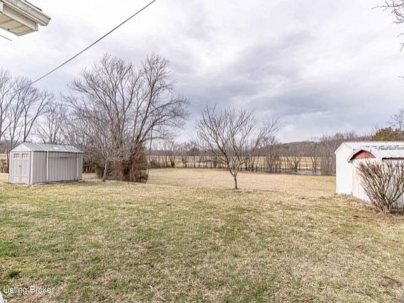 4th image of 208 Odell Ct