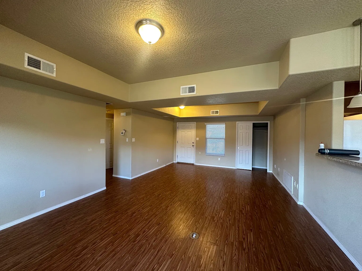 2 bed, 1148 sqft, $1,700 — Photo 3