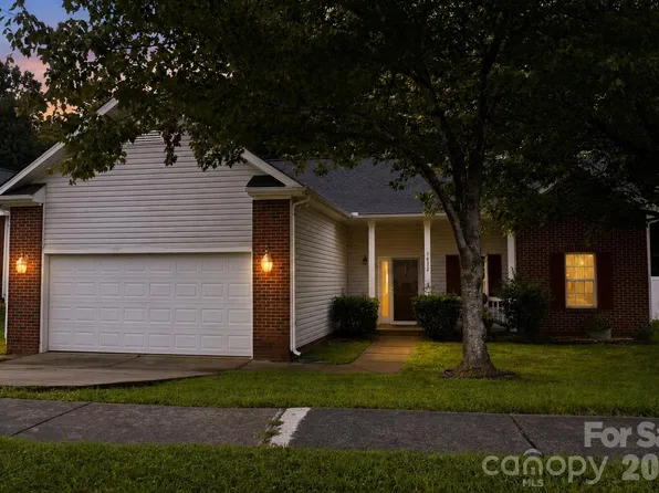 7632 Free Bird Ave, Charlotte, NC 28216