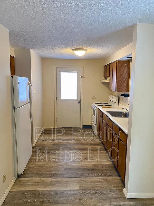 1 bed, 1.0 bath, 675 sqft, $1,700 — Photo 2