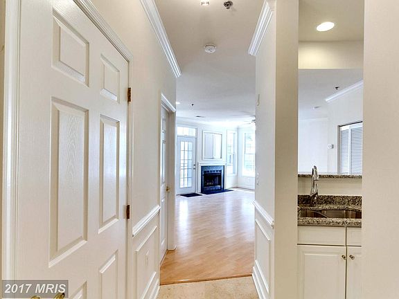 5th image of 1321 N Adams Ct APT 206