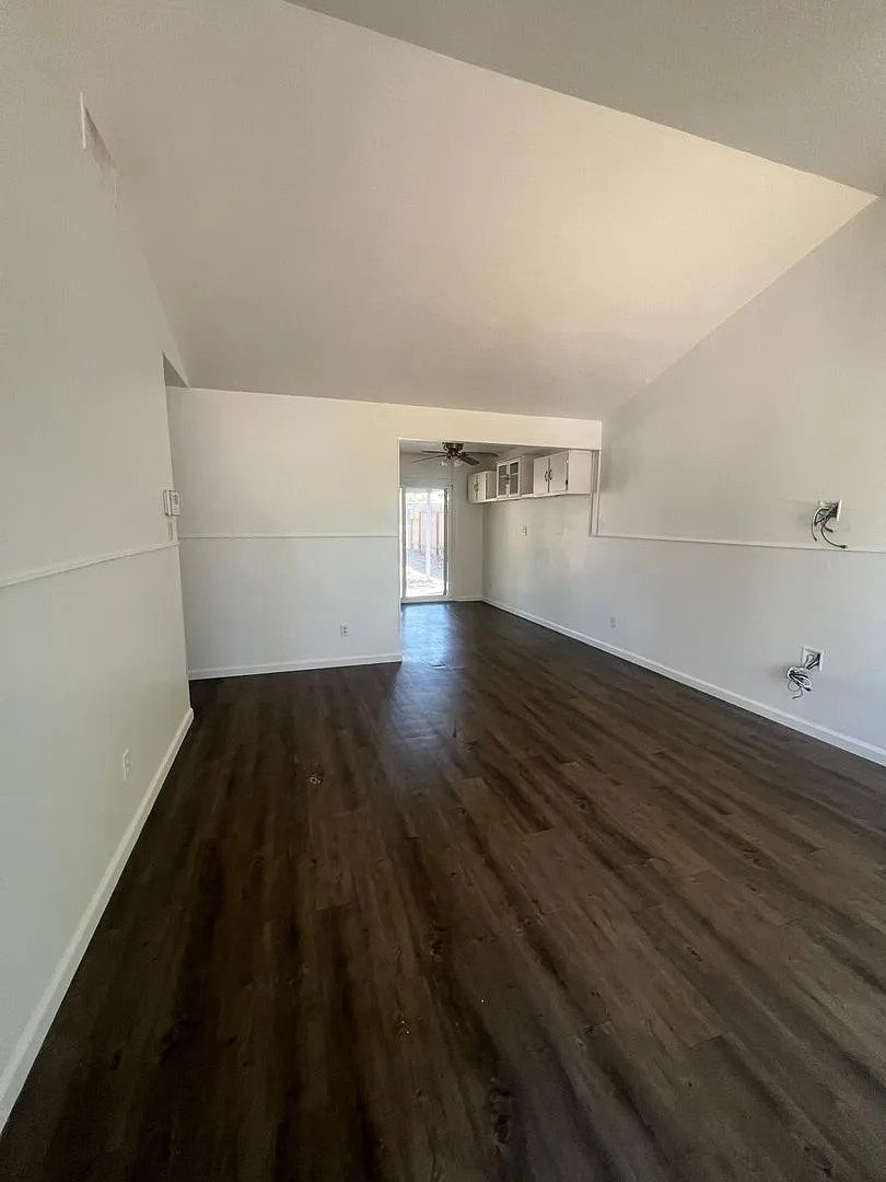Very Nice 3 Bedroom and 1.5 Bathroom House for $2,200.00 — Photo 3
