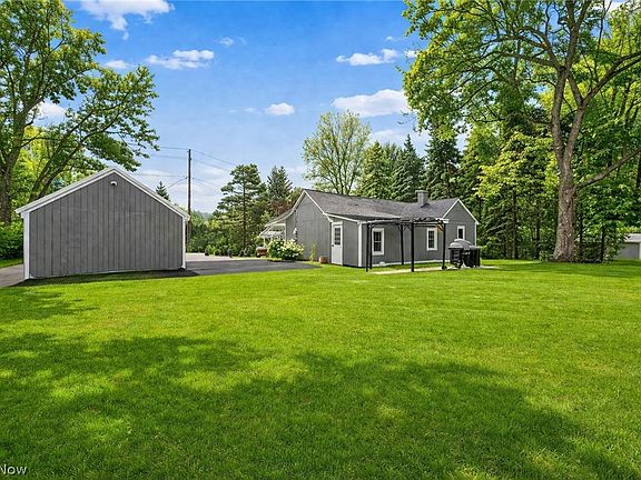 3rd image of 8564 Cedar Rd