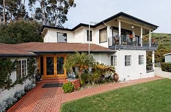 4th image of 2155 Hillcrest Dr