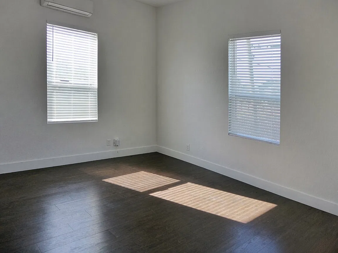 1 bed, 900 sqft, $1,100 — Photo 3