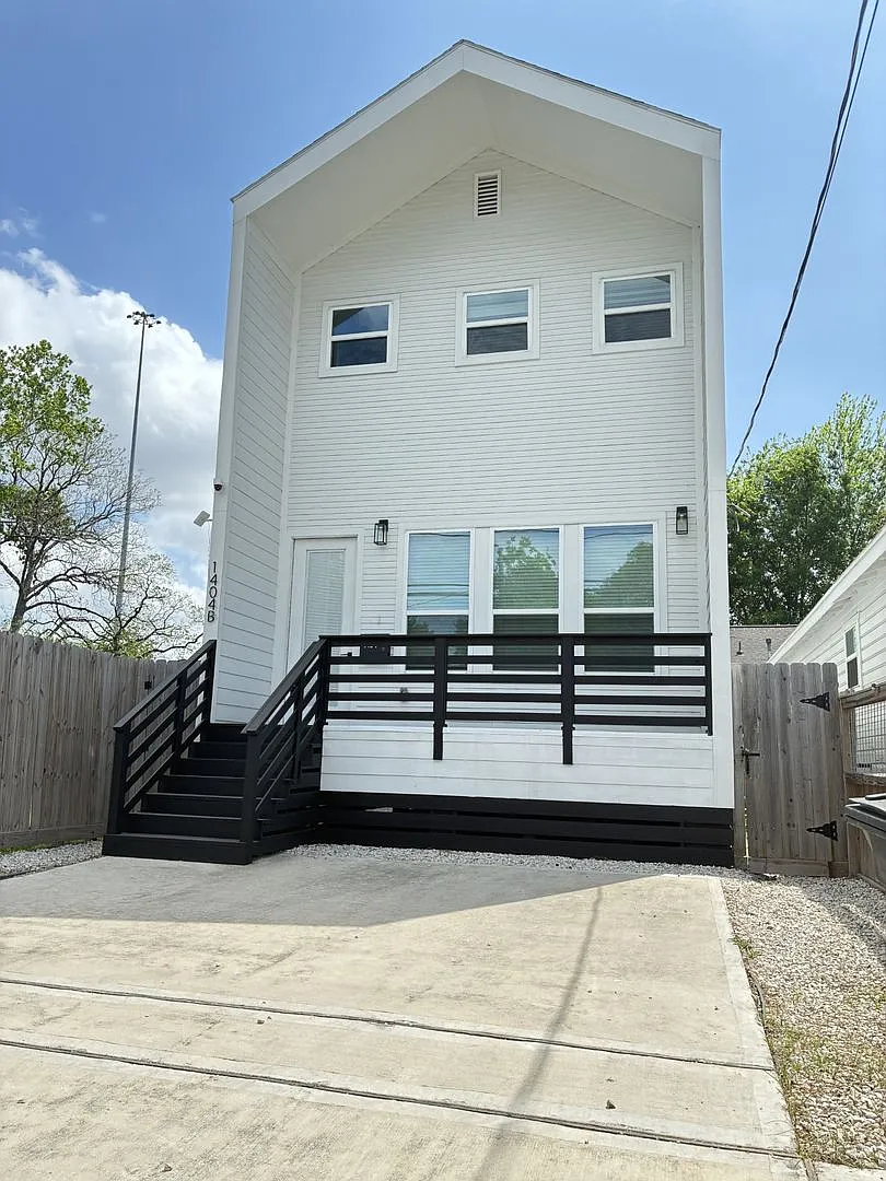 For Lease- Move-In Special APPLY by 07/31 | 2 Bed, 2.5 Bath | 1,700 Sq Ft | Independence Heights ... — Photo 3