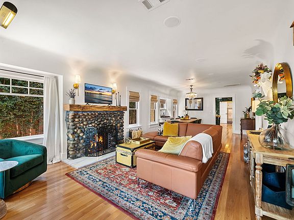 4th image of 4793 Panorama Dr
