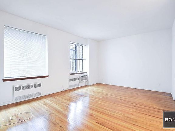 5th image of 310 W 80th St APT 5D