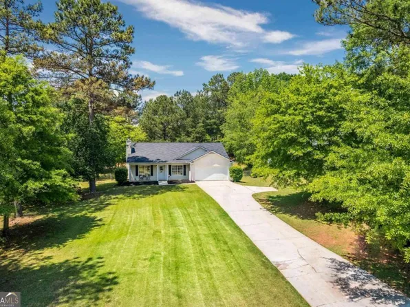 1447 Millstone Ct, Bethlehem, GA 30620