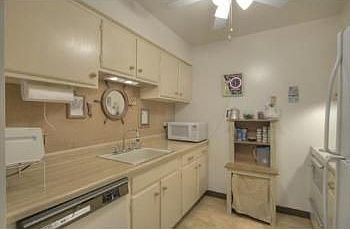 3rd image of 2104 Baldwin Ln
