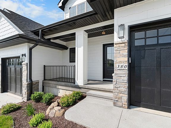3rd image of 366 Hidden Ridge Dr