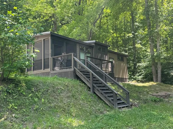 81 Mincey Rd, Franklin, NC 28734