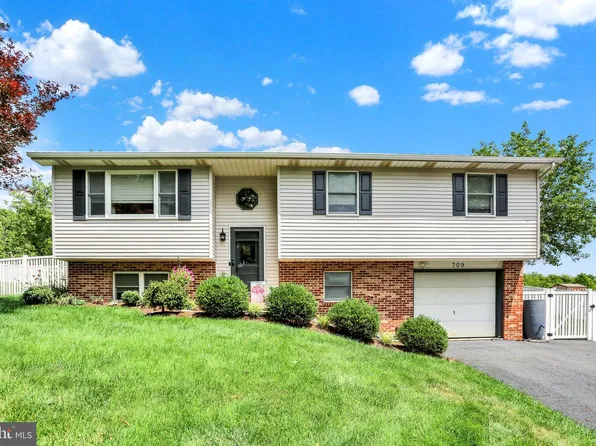 709 Canal Rd, Womelsdorf, PA 19567