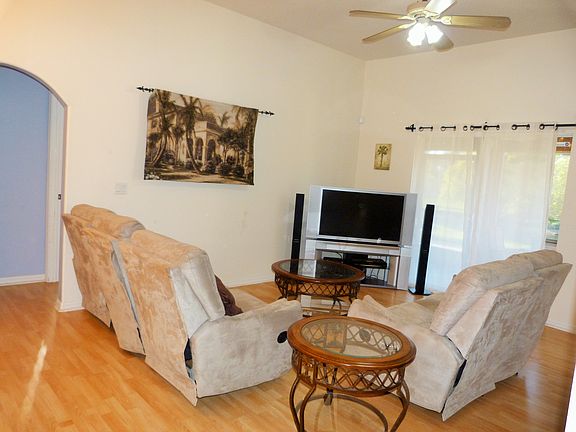 2nd image of 511 Rotonda Cir