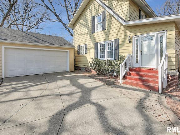 3rd image of 1105 N Bluff Crest Ct