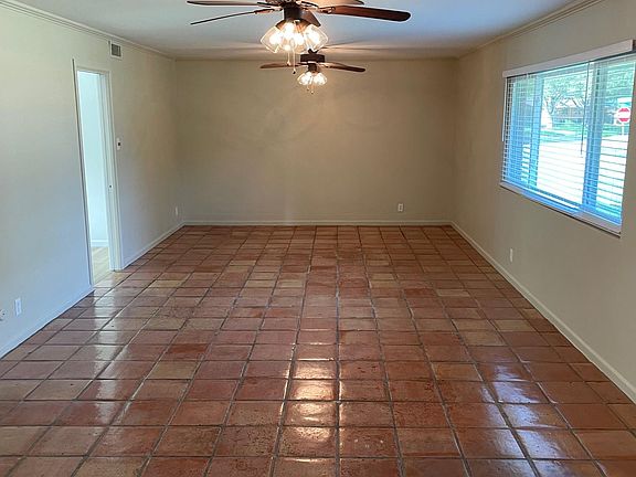 5th image of 617 Gulf Shore Pl
