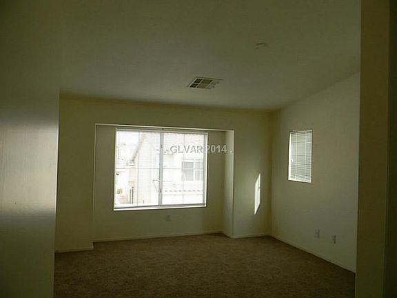 5th image of 19 Belle Essence Ave #19