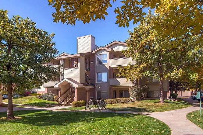 Miramont Apartments — Photo 47