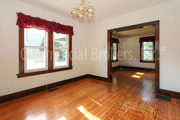 850 N Salisbury St — Photo 24