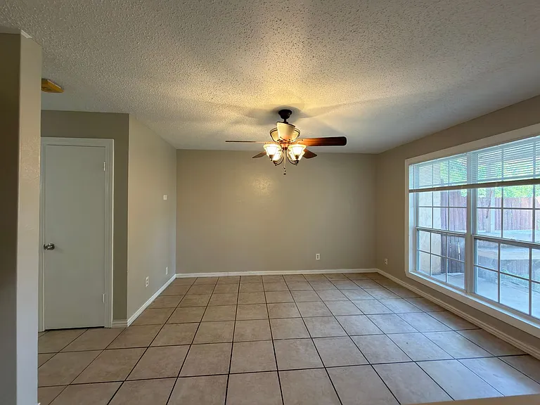 358 Valley Park Dr — Photo 8