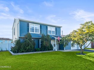 37 Starlight Rd, Howell, NJ 07731