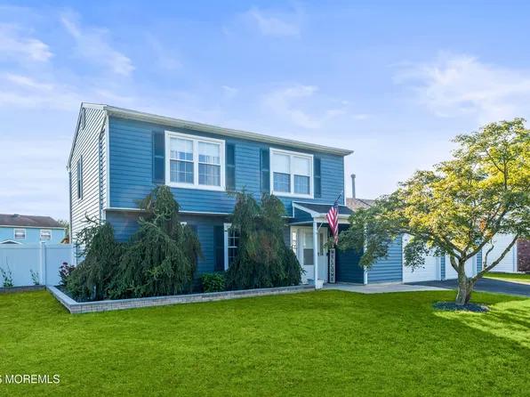 37 Starlight Road, Howell, NJ 07731
