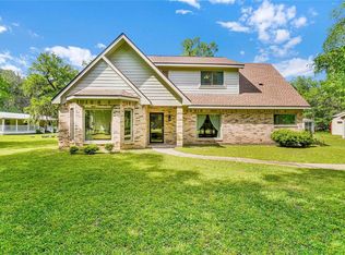 20502 Lake View Rd, Damon, TX 77430