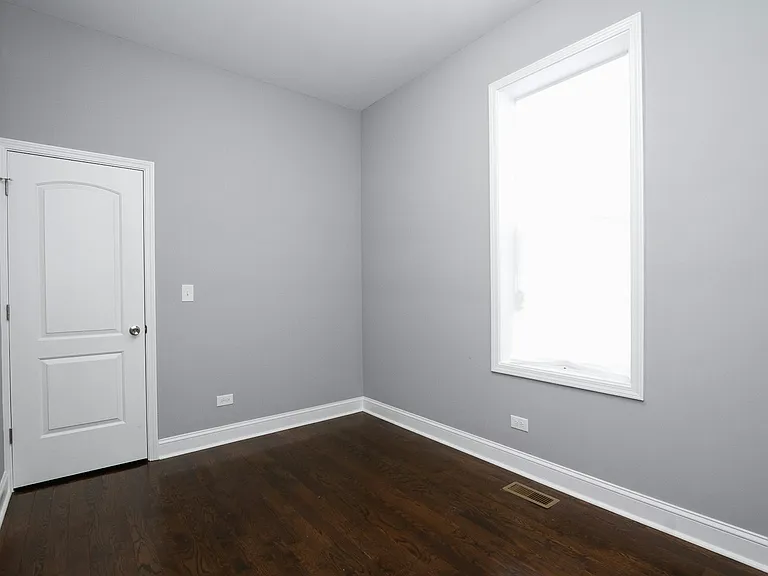 7322 S Langley Ave #2 — Photo 6