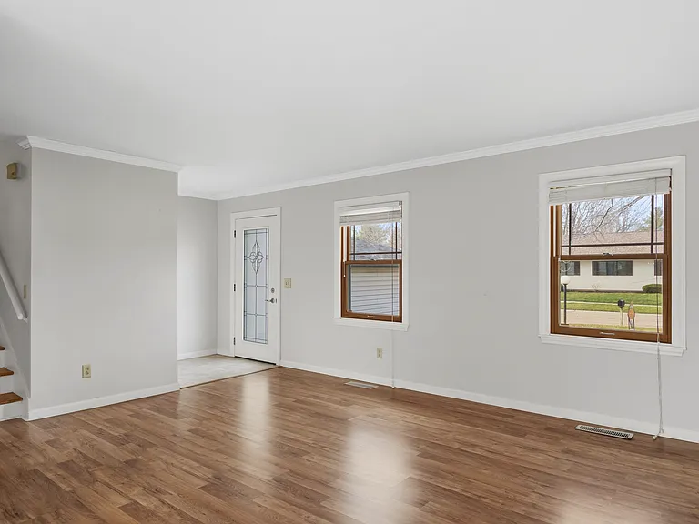 1903 Sumac Dr — Photo 6