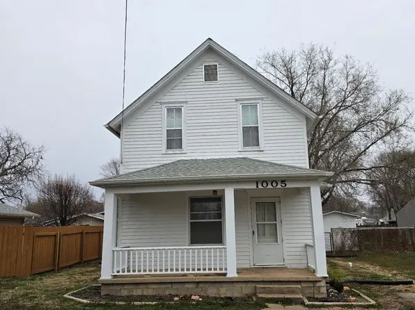 1005 N Walnut St, Abilene, KS 67410