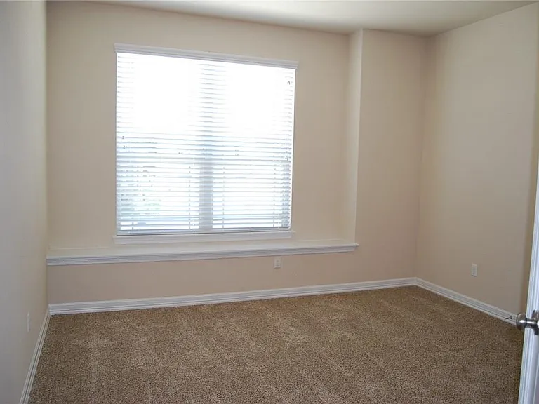 2501 Meyer Cv #B — Photo 14