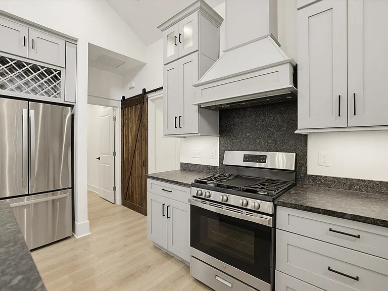 4052 Poets Trl — Photo 16