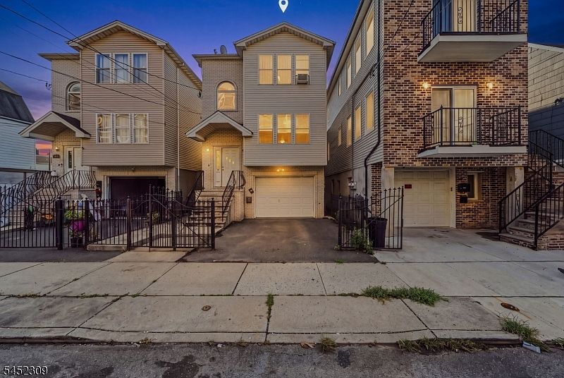 1st image of 629 S 18Th St