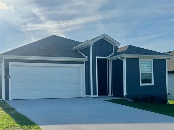 203 NW Granny Smith St, Gentry, AR 72734