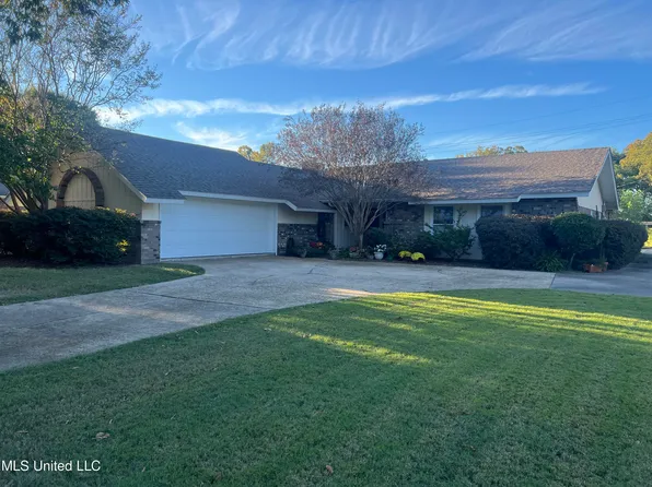 702 Alta Vista Dr, Greenwood, MS 38930
