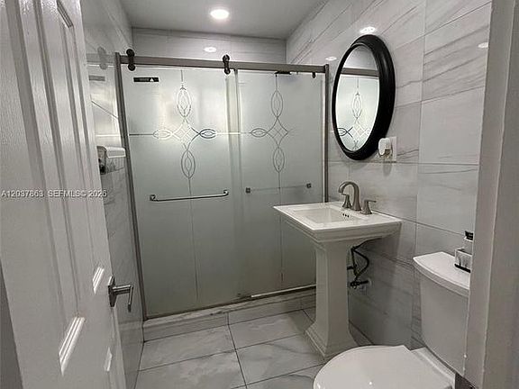 5th image of 5157 NE 5th Ave #1