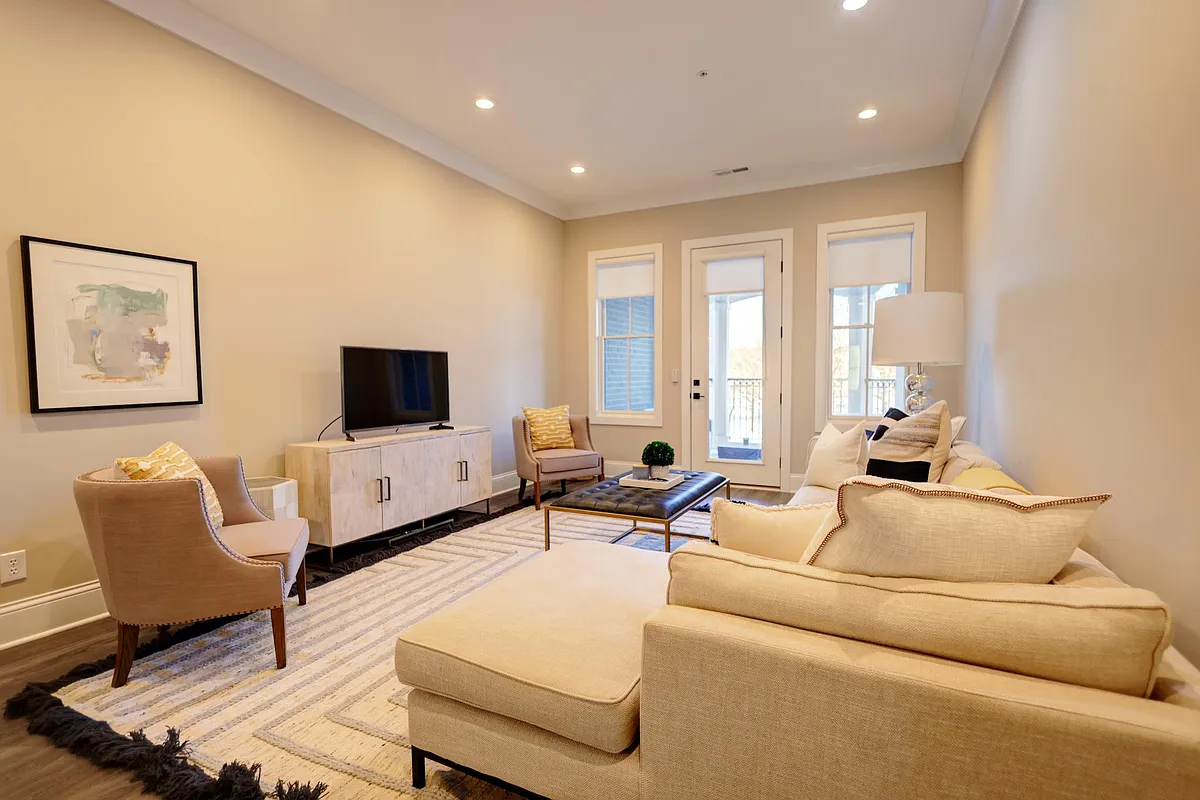 Building Photo - 2149 Glebe St #220