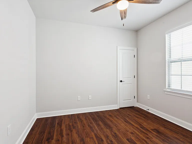 1324 Harrison Ave — Photo 9