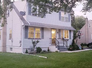 523 Apple Blossom Rd, Easton, PA 18040