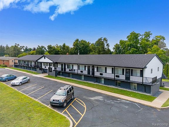 5th image of 2475 S Commerce Rd #10