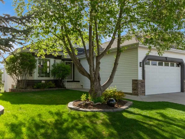 198 NE Douglas Woods Hl SE, Calgary, AB T2Z 3B1