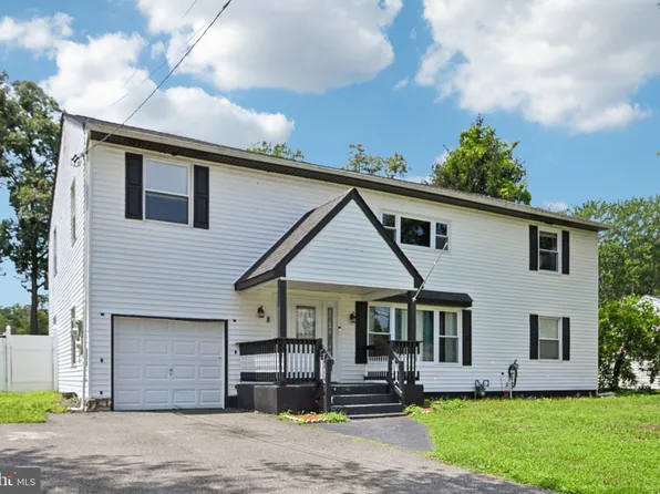 8 Stagecoach Rd, Southampton, NJ 08088