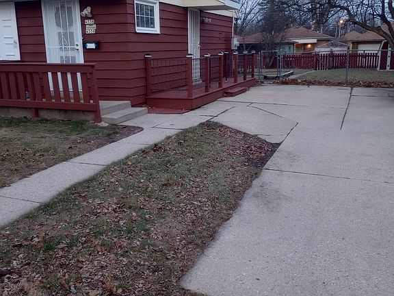1 available off street parking spot