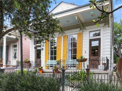 1365 Magazine St, New Orleans, LA, 70130