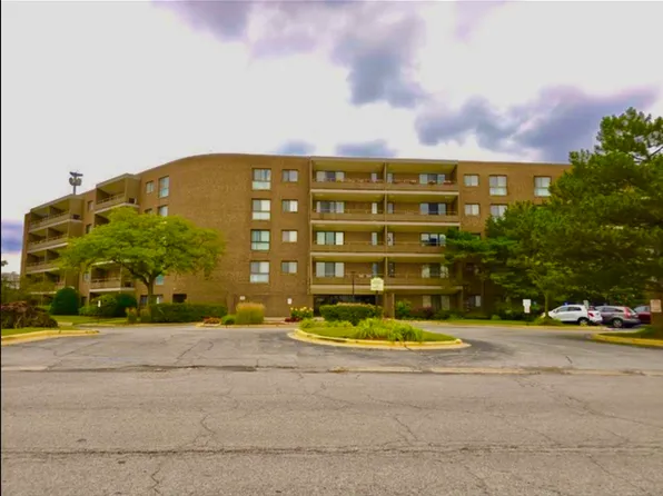7 E Carriageway Dr APT 311, Hazel Crest, IL 60429