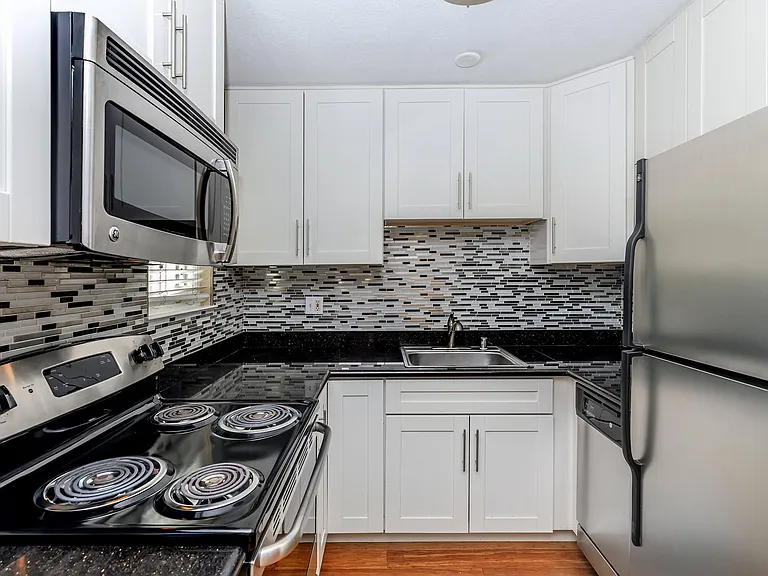 4401 Central Ave — Photo 1