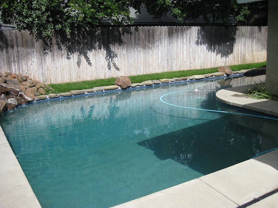 2nd image of 1017 Gateway Ln