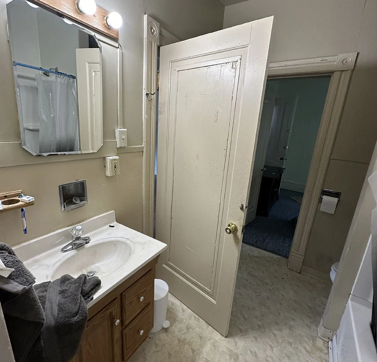 6 bed, 3.0 bath, 2622 sqft, $460 — Photo 4