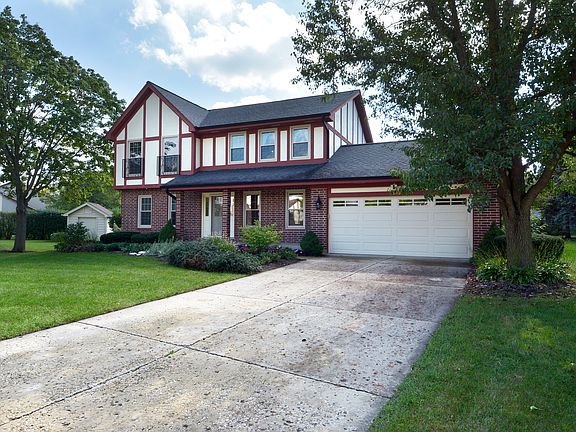 3rd image of 2320 N James Ct